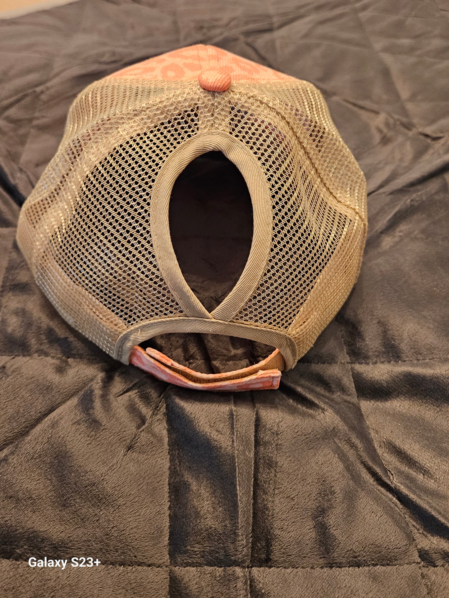 Ladies ponytail hat